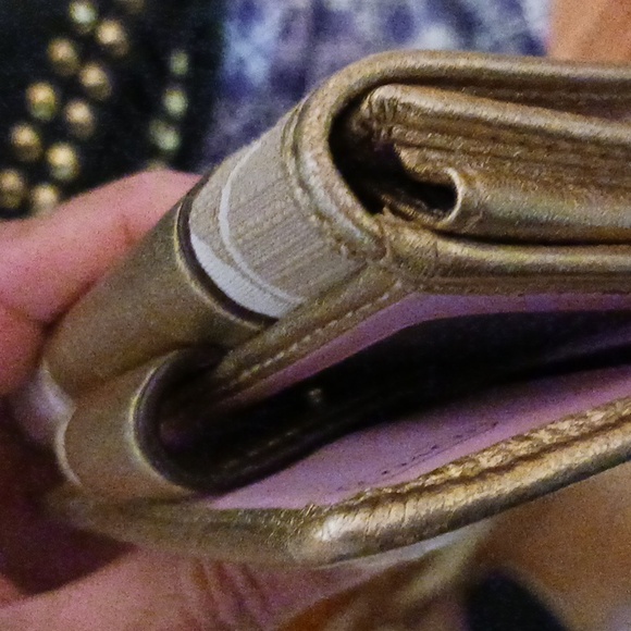 Coach Signature C metallic Bifold Wallet with Coin Compartment. LL - Picture 17 of 17